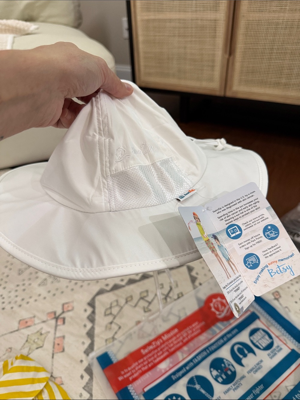 NWT Swimzip 1 - 4 yr old white sun hat